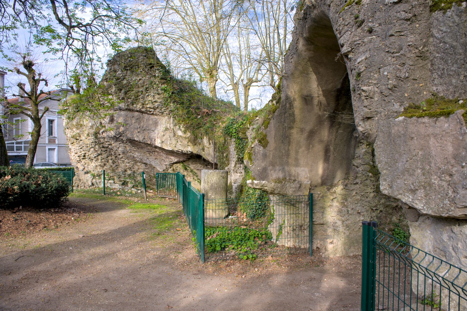 Vestiges de l'amphithéâtre